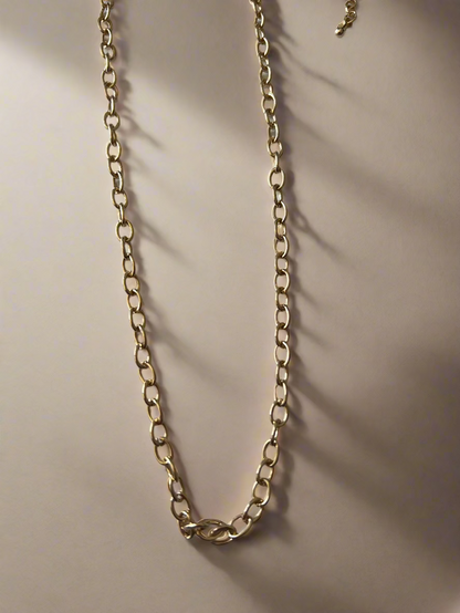 Graceful Oval Link Chain Necklace