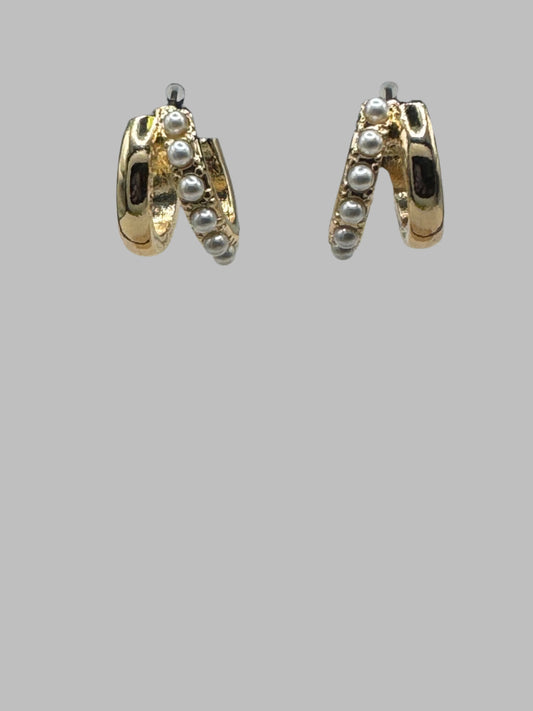 *PREORDER* Sophie Classic Pearl Accented Double Hoop Post Back Earrings
